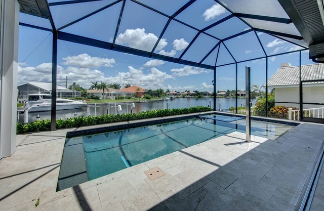 NEW Luxury Executive Waterfront Home in Punta Gorda Isles! Dock, Pool/Spa, Beach Essentials, Bikes