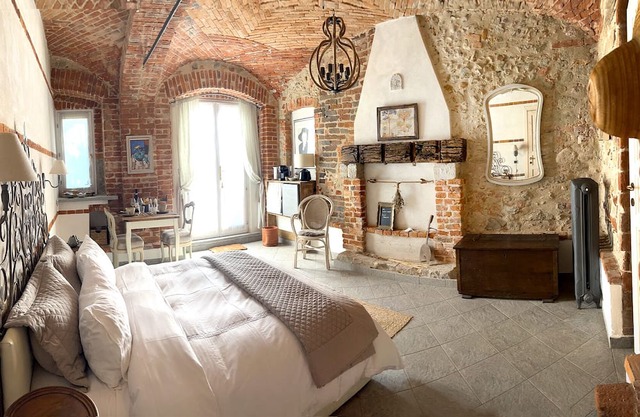 Suite del Camino - country chic with heated whirlpool in the garden