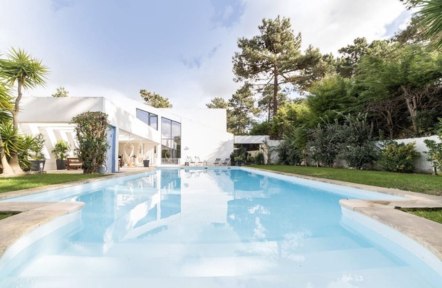 Modern villa with private pool, 5 min from the beach