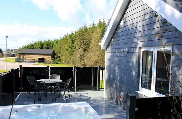 2 bedroom accommodation in Annan