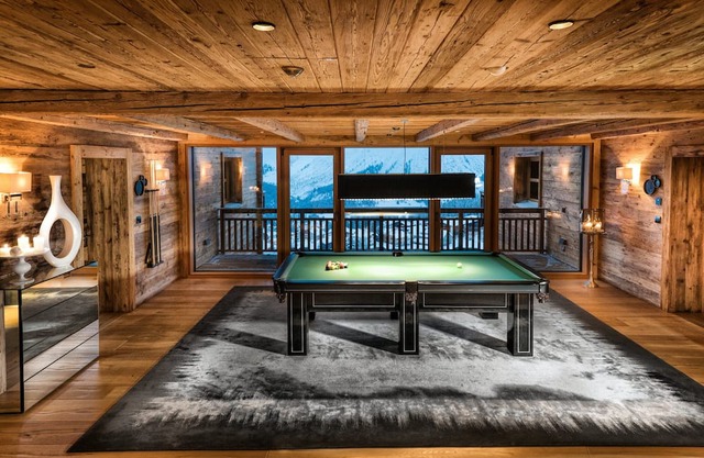 Luxury chalet with spa and view of Oberlech