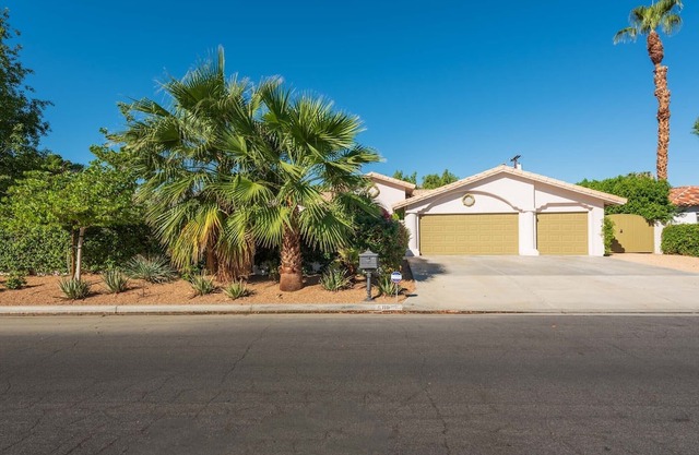 Chef/Designer's Pool/Spa Home-Walk to La Quinta Old Town Restaurants, Pickleball