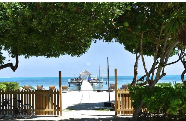 Hidden Gem Cabana Pool AC Dock Access Paddleboards-Sleeps 5
