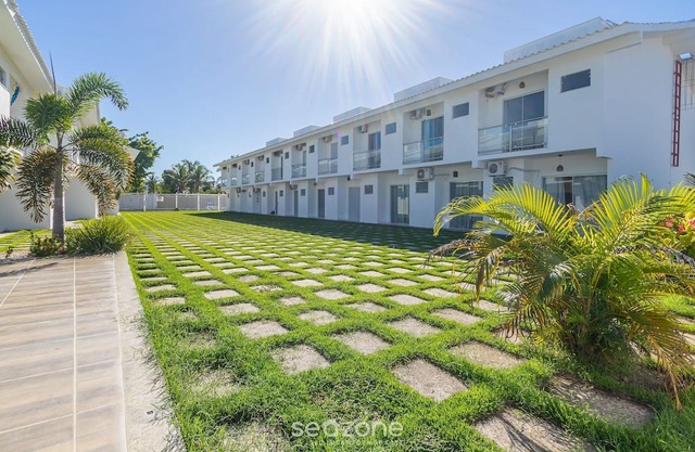 Elegant Duplex w Sw. Pool 280m fr the Beach Prm007