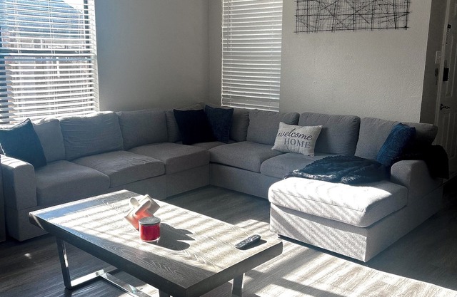 Charming 3BR/2BA Modern Retreat in Grand Prairie – Cozy, Convenient & Stylish