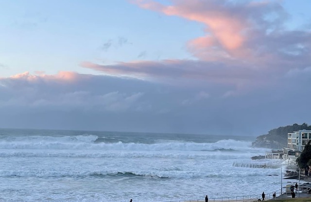 Beach access, cafes, restaurants and coastal walks