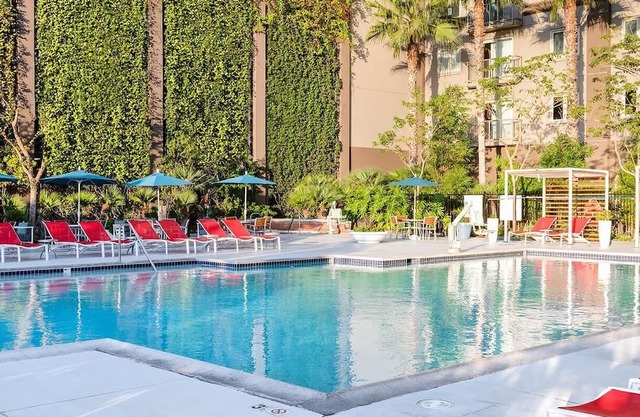 1br Condo SoCal Thrill Seek in Theme Parks!