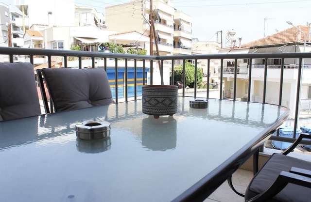 Side Beach Apartment — 5 min from the beach!