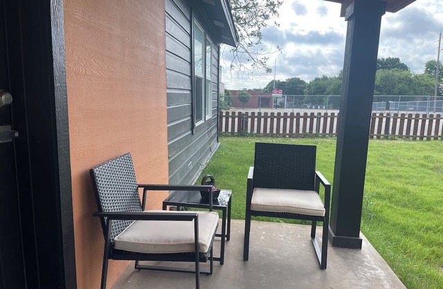 Charming 4-bedroom house in delightful Cedar Hill with WiFi, AC