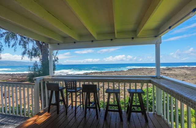 Oceanfront 4-bed 3-bath house near Sharks Cove