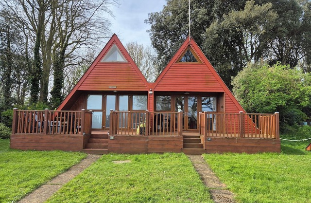 Coastal Chalet at Kingsdown Park with pool No.64.