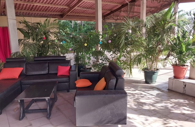 Serviced 1 bed apartment free laundry & services