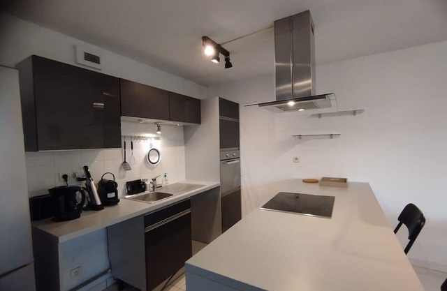 Spacious nest with balcony and shared pool