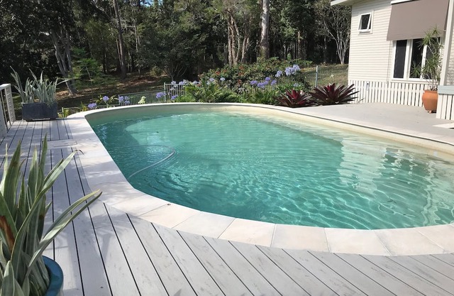 A great getaway for two. Private and peaceful.
