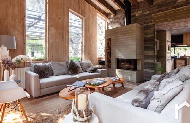 Modern, Cozy House integrated into the Forest