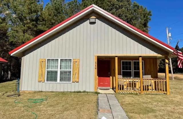 Dogwoods-2 bedroom cabin with spacious parking