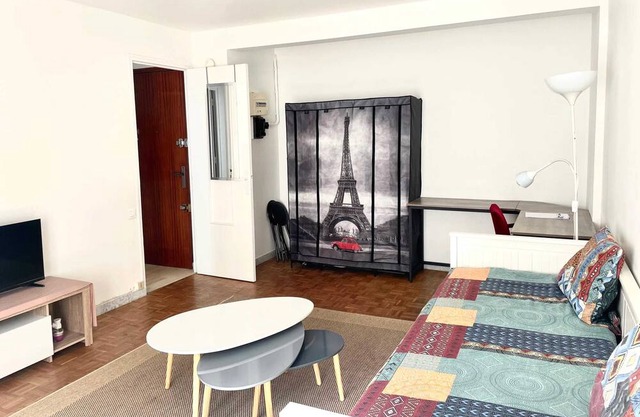 Homerez - Beautiful studio for 2 ppl. at Suresnes