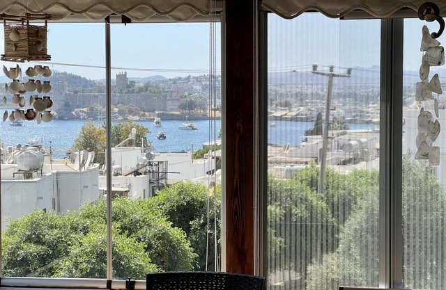 House Close to Beach with a Sea View in Bodrum
