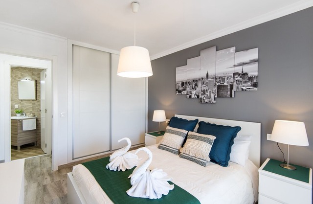 WONDERFUL apartment in Puerto Marina-AUTUMN SEASON SPECIAL OFFER !!!