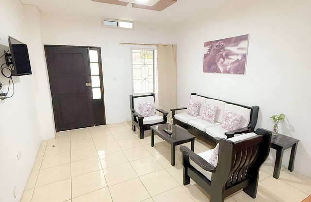 2 bedroom apartment in Galapagos.