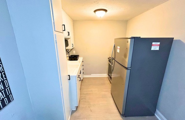 4-bedroom house in charming Johnstown with AC