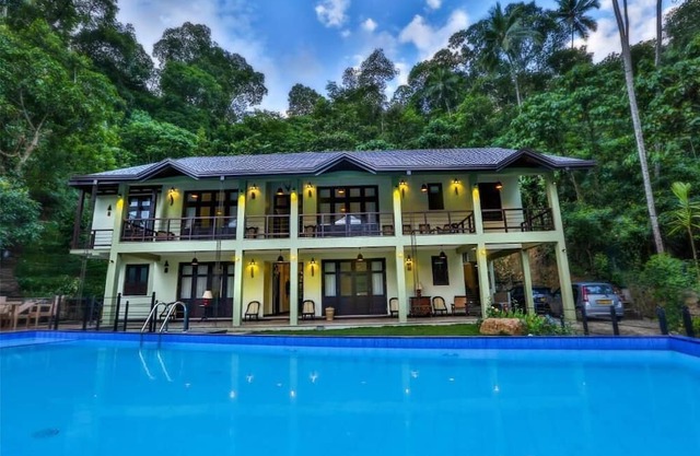 Private Lakefront villa with pool in Digana Kandy