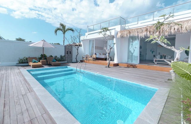Spacious 3- Bedroom Villa with Stunning Views on Lembongan Island