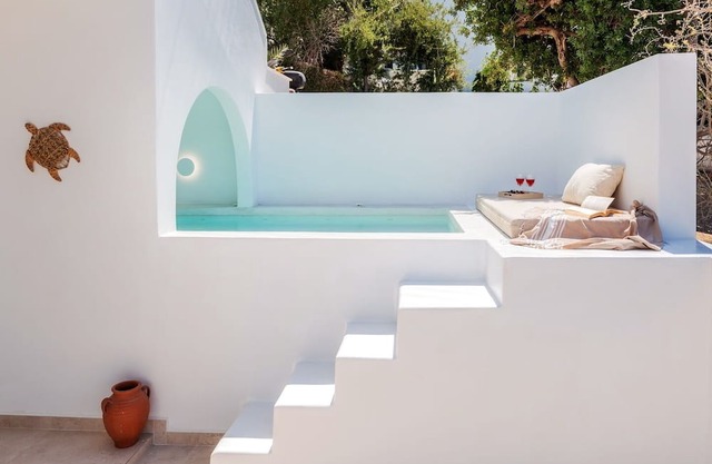 Cycladic Retreat with Olive Garden, 5 Minutes from the Beach
