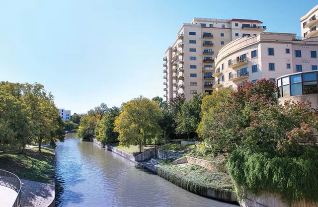 Wyndham La Cascada resort 2 bedroom/2 bath unit by Riverwalk in San Antonio