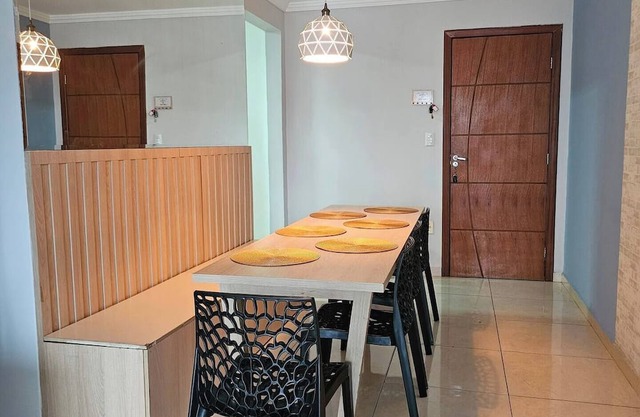 Apartment 1 km from the beach with air conditioning and garage