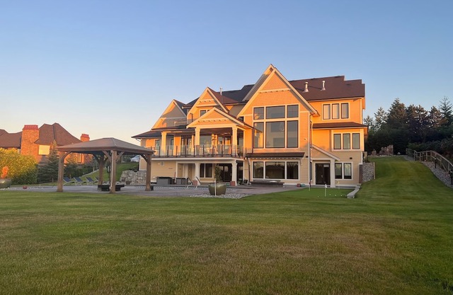 Luxury Highpoint Equestrian Estate Retreat