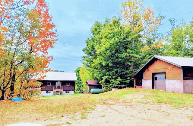 Beautiful Log Home + XL BUNKIE by Weslmkoon lake
