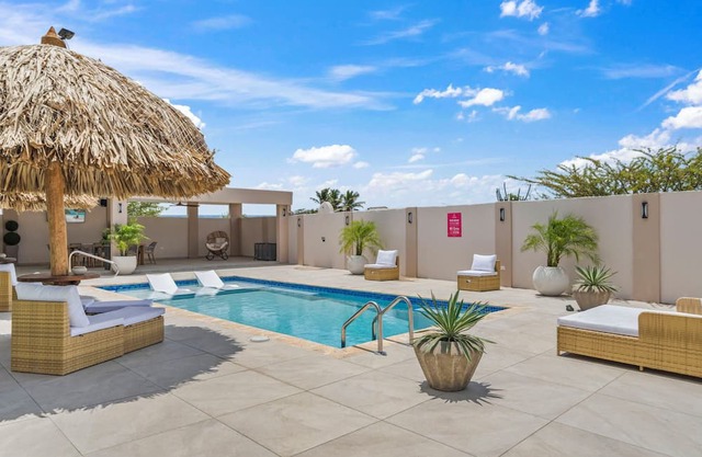 POOL TABLE * PRIVATE POOL * SLEEPS 16
