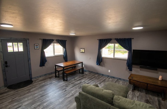 Montana Cabana: Evergreen Escape