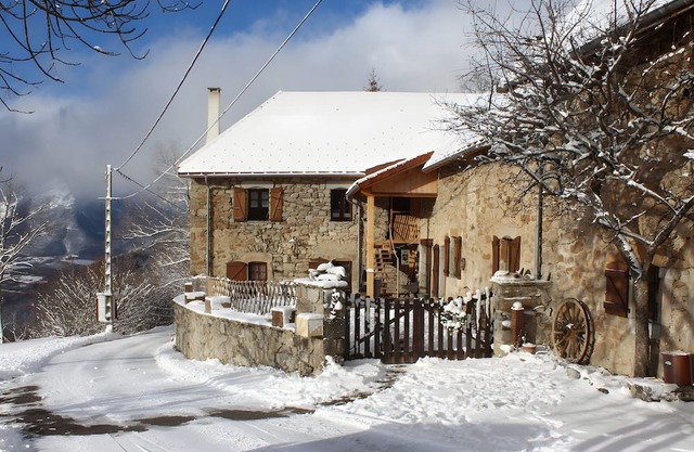 Cottage 'Le Grand Gîte' with Lake View, Private Terrace and Wi-Fi