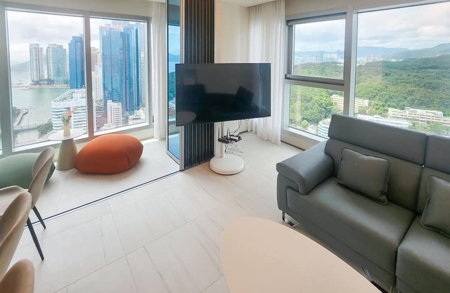4-bedroom building in fabulous Busan with AC, additional facilities.