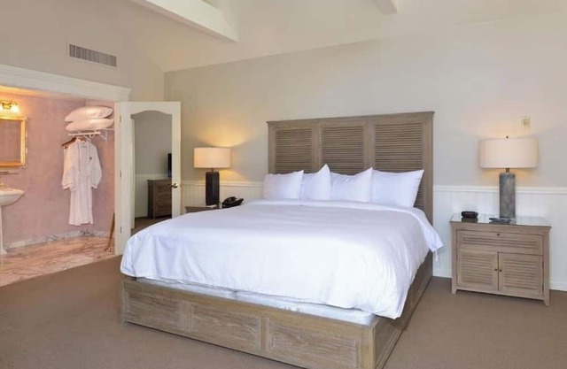 Comfortable Yet Adventurous Junior Suite Near Trails, Tasting Rooms + Local Eats