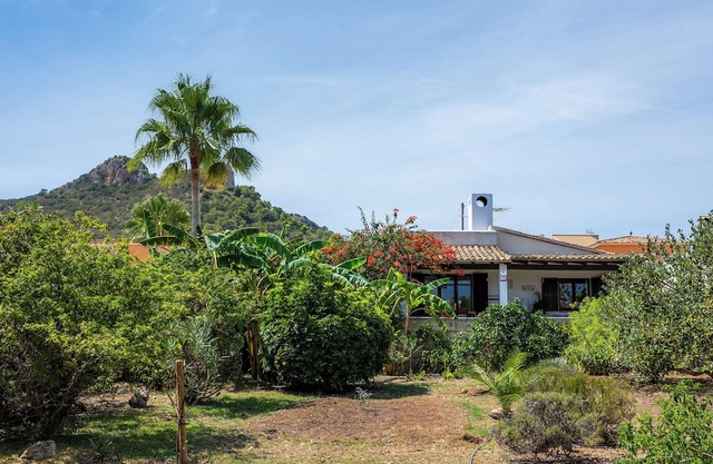 Peaceful Retreat 4 Min from the Beach A/C & Nature