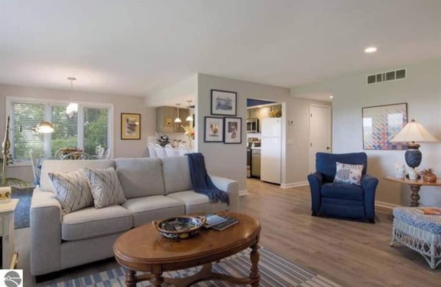 🍁 A-Ga-Ming 2BR Escape | Torch Lake Views + Golf ➠ 755