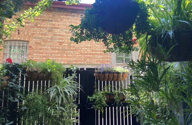 Quiet Urban Oasis. Central to both City and Parkland. Easy Ground floor access