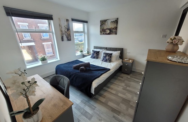 Central Ipswich Stay: 2-Bed, Courtyard Garden & Work-Friendly