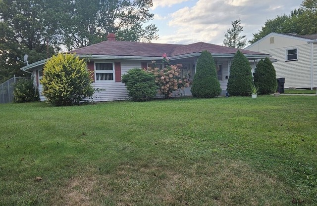 Charming 3-bedroom house with AC in Austintown. Smaller dogs are welcome.