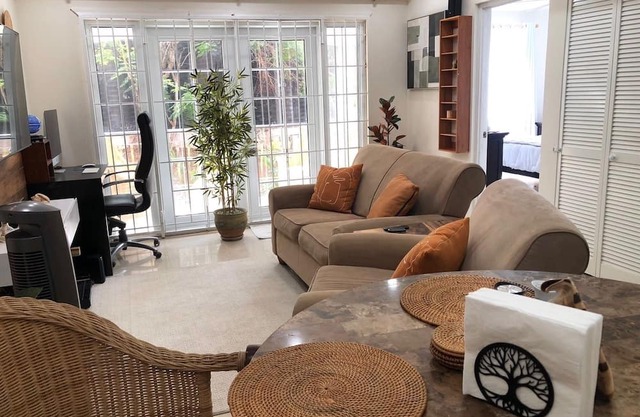 Cozy one bedroom apartment with swimming pool in Upper Kingston (Liguanea)