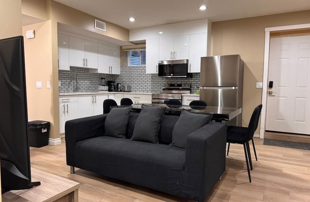 Spacious 2BR Suite w/King Beds & Walk-In Closets