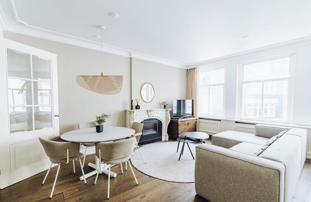 Spatious 2-bedroom townhouse in heart of Amsterdam