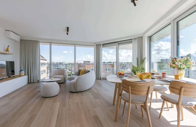 Baldus: Beachfront Bliss with Free Parking!