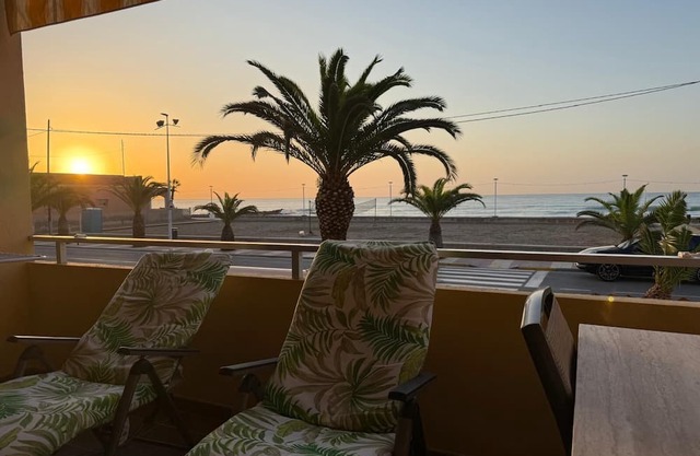 Oceanfront - Ideal for couples and telecommuting