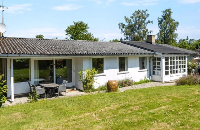 Spacious holiday home with large plot by Buresø
