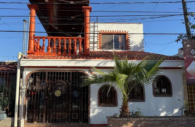 LARGE HOUSE CONSULATE AREA