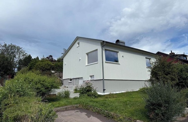 Workers Home - 5 BR - 8 Beds - 2 Bath - All Inc